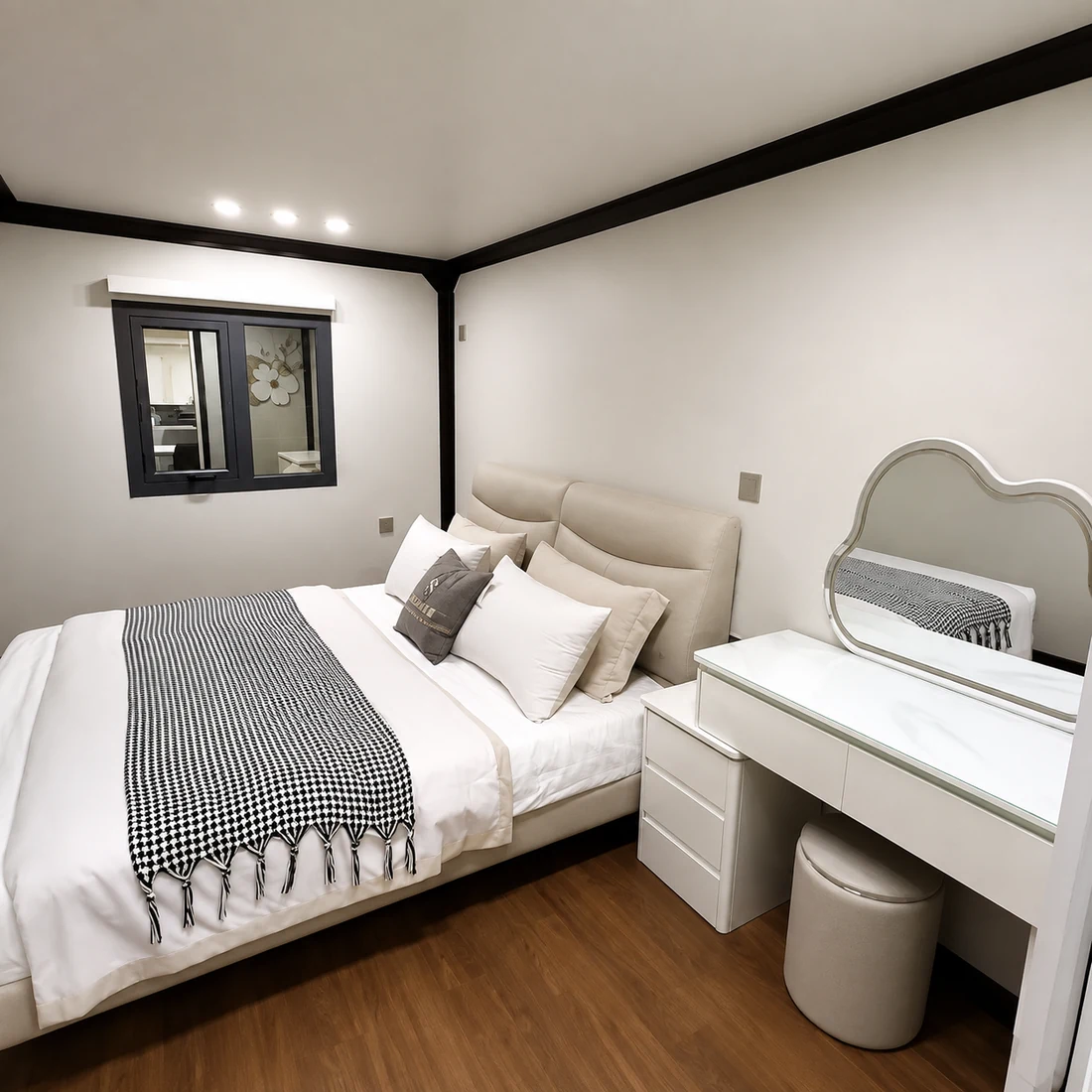 Private bedroom inside 20ft expandable prefab house