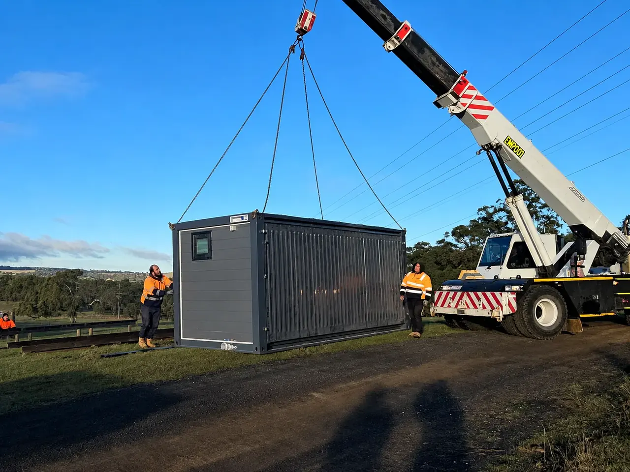 Australia expandable house crane positioning