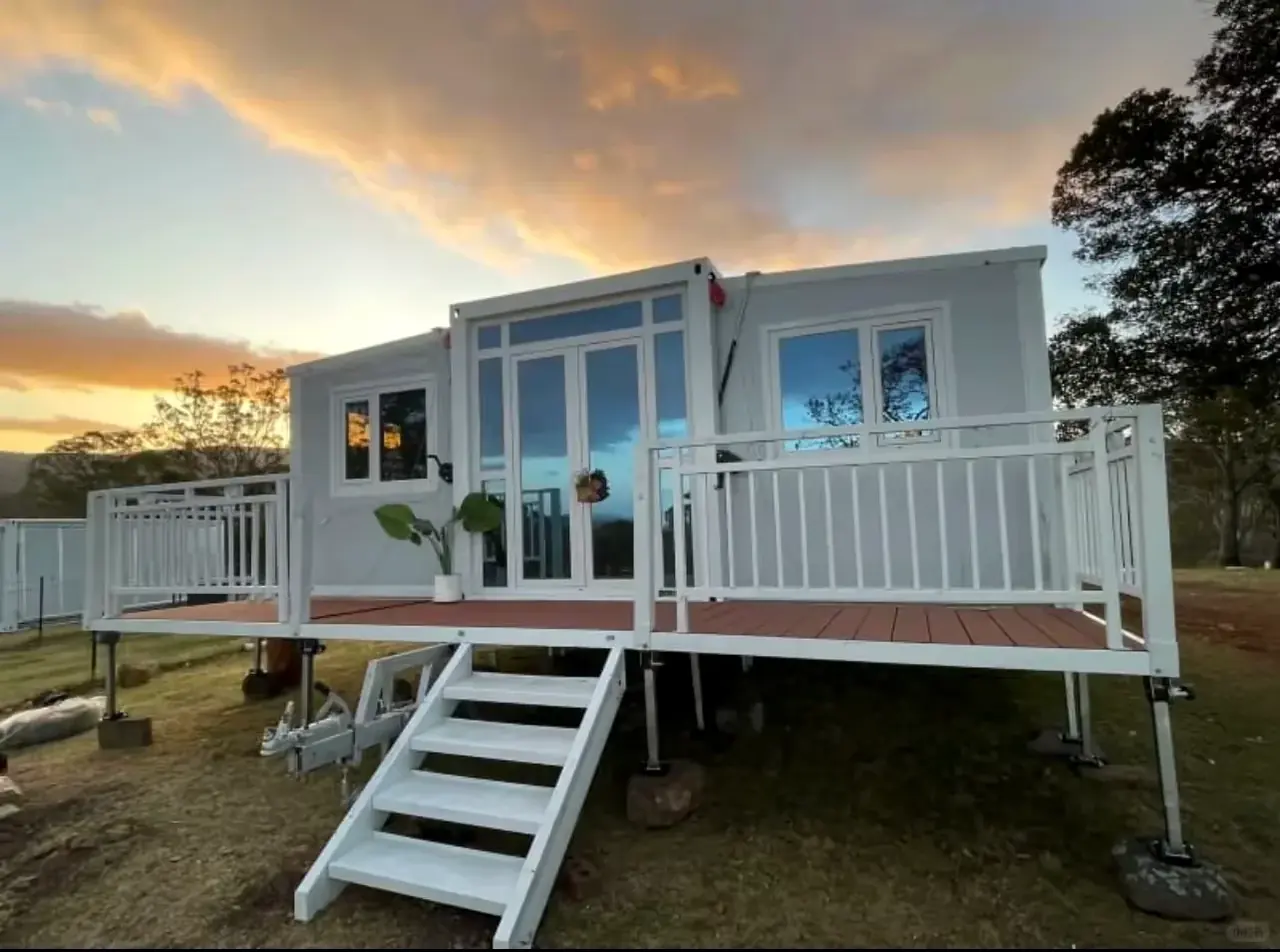New South Wales expandable house dealer display