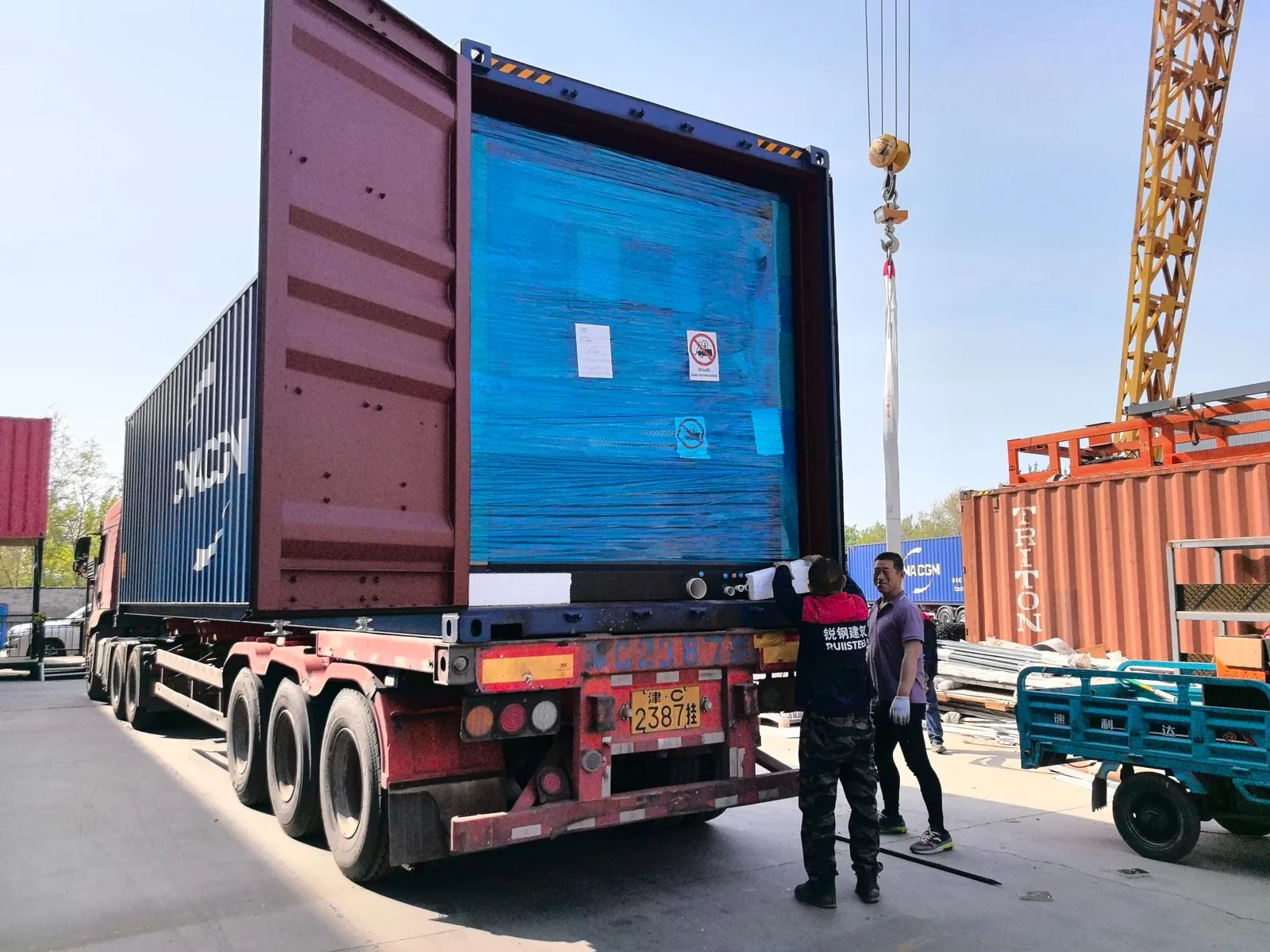 20ft expandable house packed inside container before export